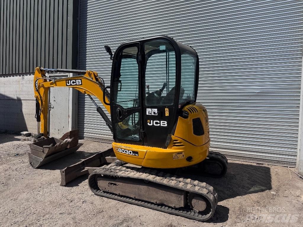 JCB 8030 ZTS Mini bagri <7t