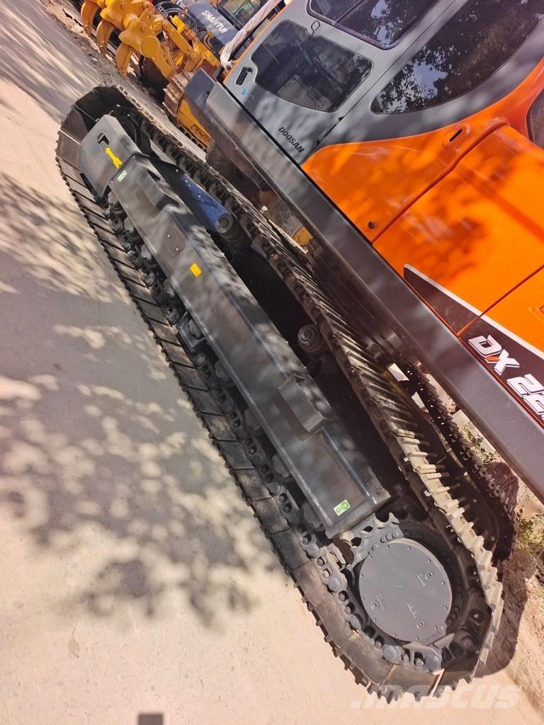 Doosan DX225 LC-9C Bagri goseničarji