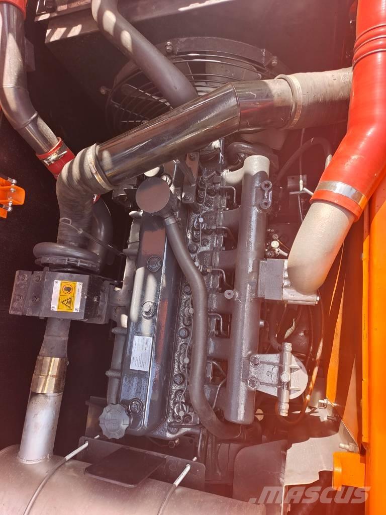 Doosan DX225 LC-9C Bagri goseničarji