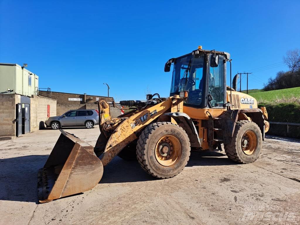 CASE 521 F XR Kolesni nakladalci