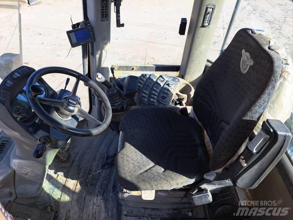 CASE 521 F XR Kolesni nakladalci