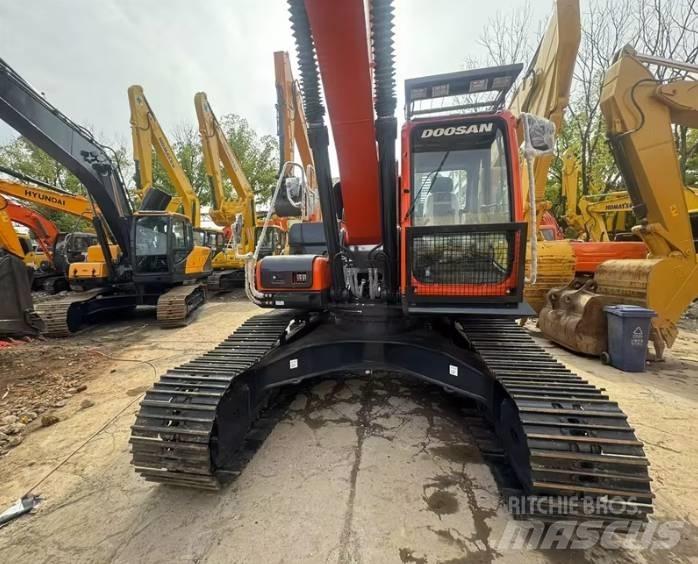Doosan DX300LC-9C Bagri goseničarji