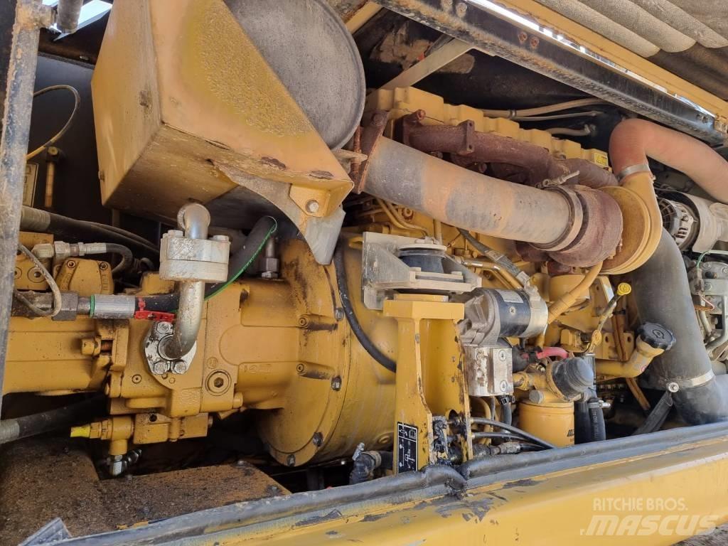 CAT M316 D II Bagri na kolesih