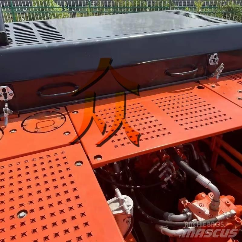 Doosan DH300 Bagri goseničarji