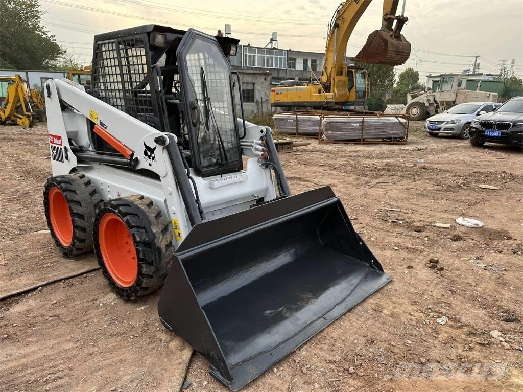 Bobcat S 300 Skid steer mini nakladalci
