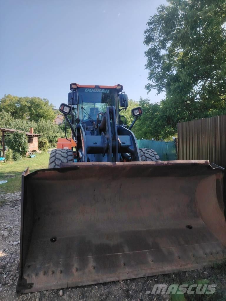 Doosan DL 250 Kolesni nakladalci