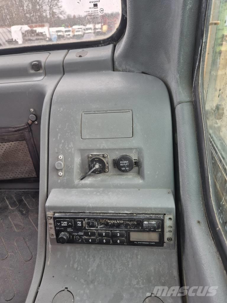 Volvo EW180B Bagri na kolesih