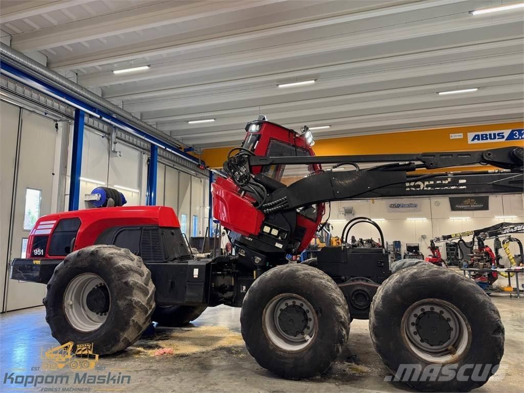 Komatsu 951 Harvesterji