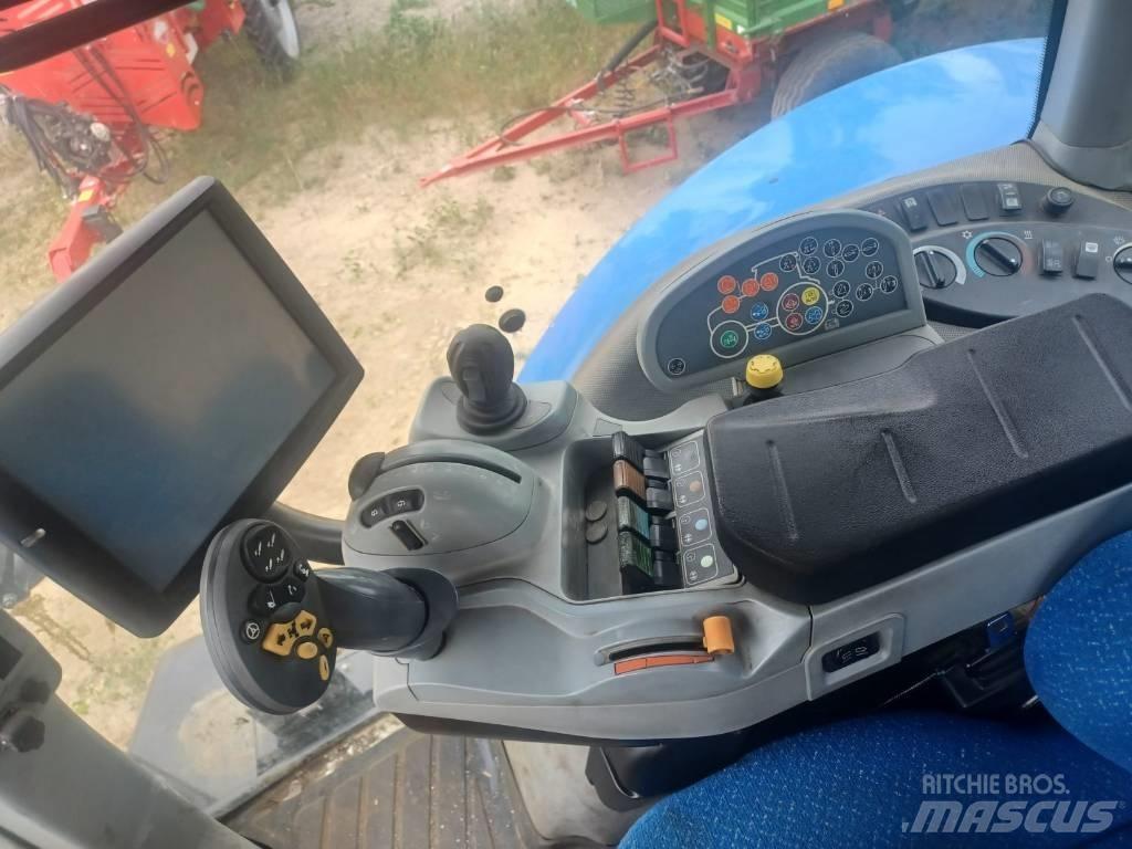 New Holland T 8.390 Traktorji