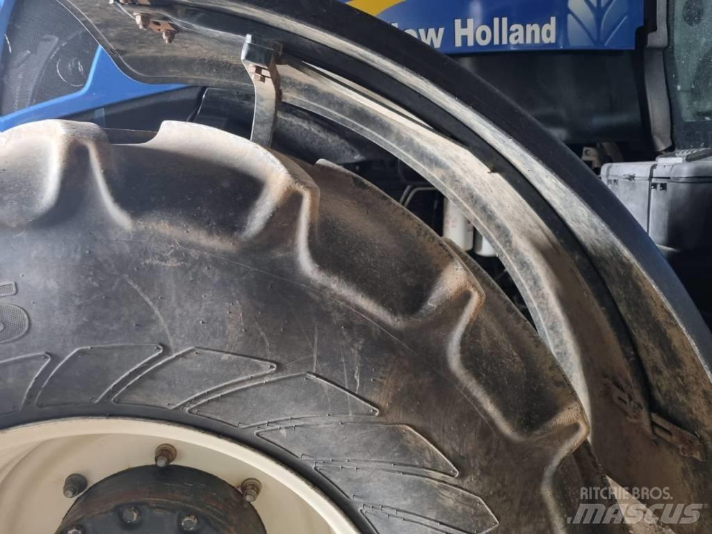 New Holland T 7060 Traktorji