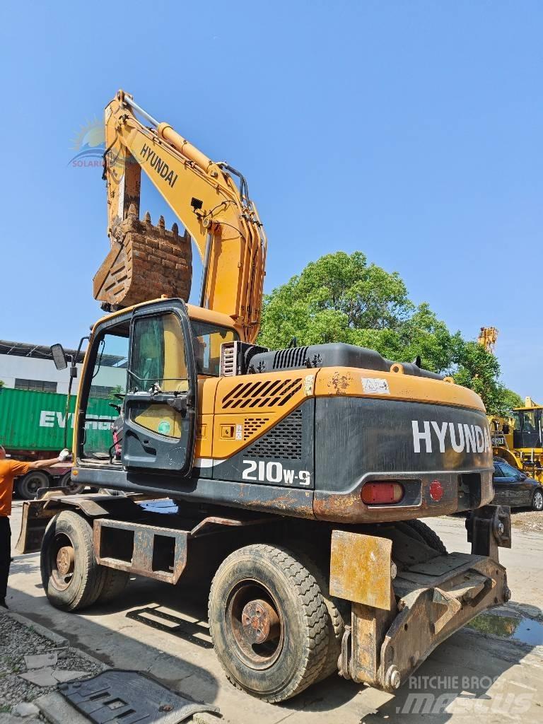 Hyundai R210W-9 Bagri na kolesih