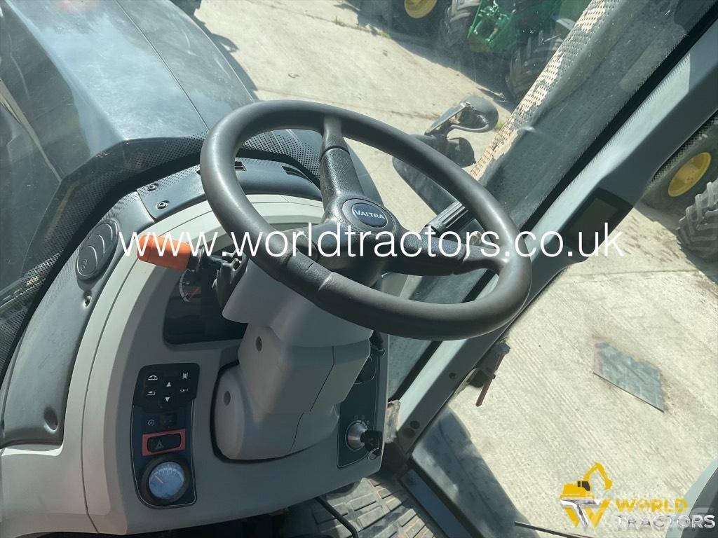 Valtra T 234 Traktorji