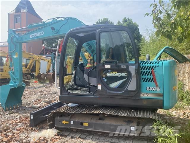 Kobelco SK 75 Bagri goseničarji