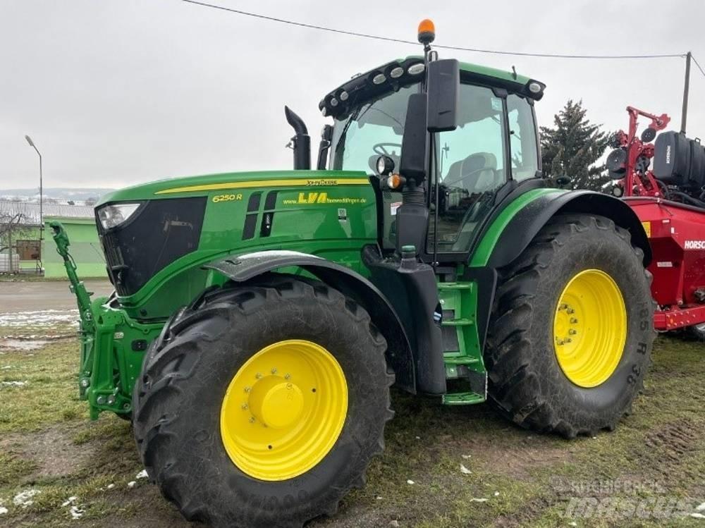 John Deere 6250 R Traktorji