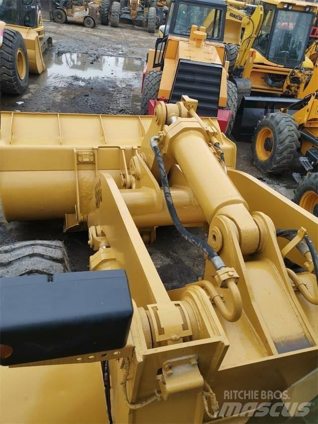 CAT 966G Kolesni nakladalci