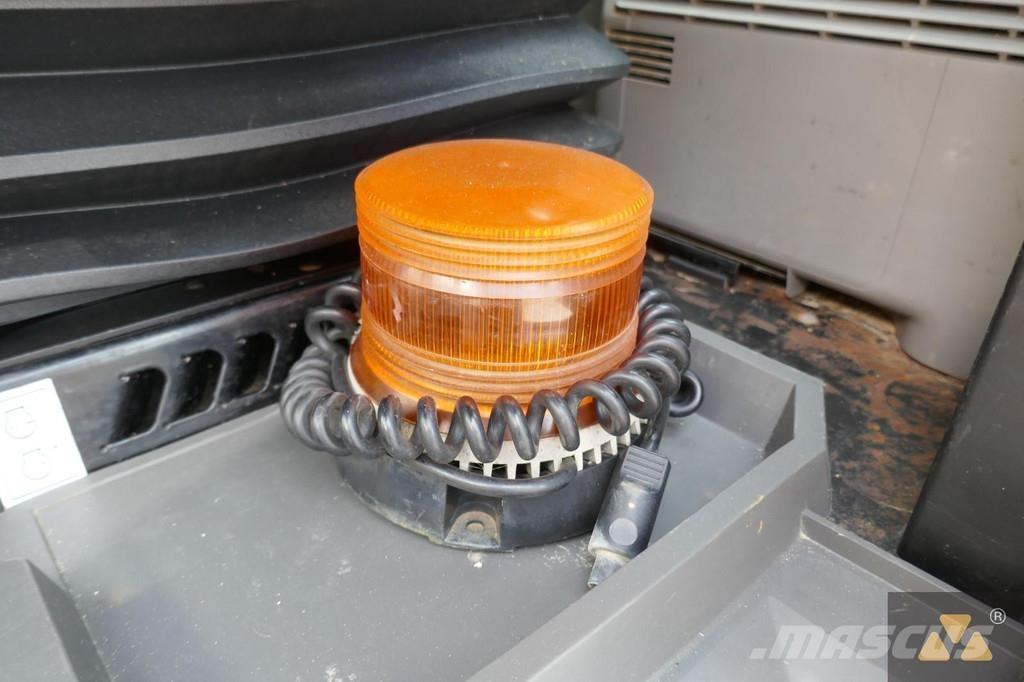 CAT 320 Bagri goseničarji