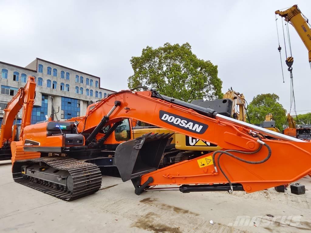 Doosan DX 225 LC Bagri goseničarji