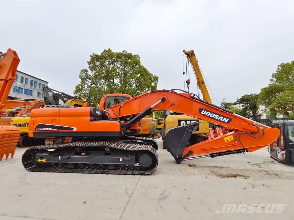 Doosan DX 225 LC Bagri goseničarji
