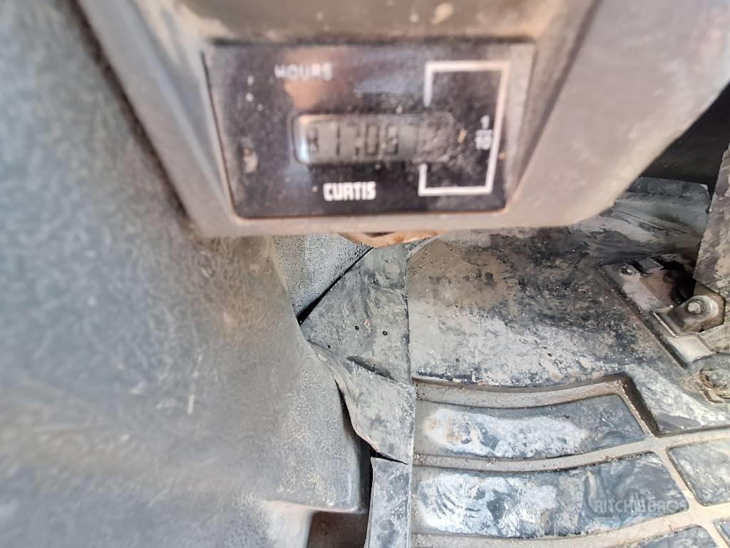 Doosan DL 300 Kolesni nakladalci