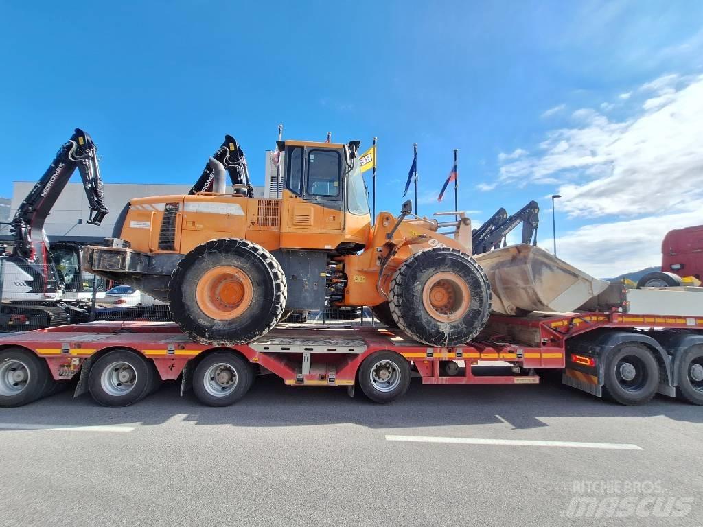 Doosan DL 300 Kolesni nakladalci
