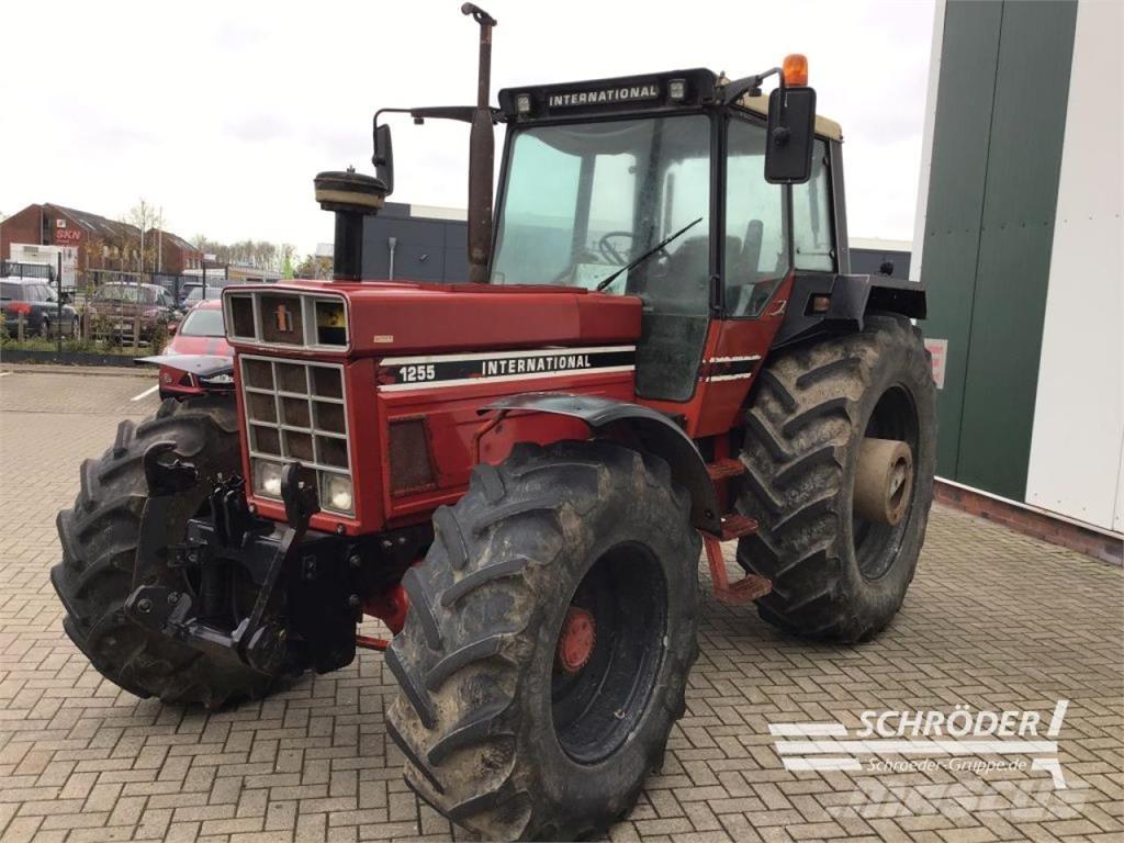 Case IH 1255 Traktorji
