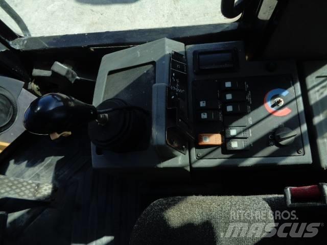 CAT 928 G Kolesni nakladalci