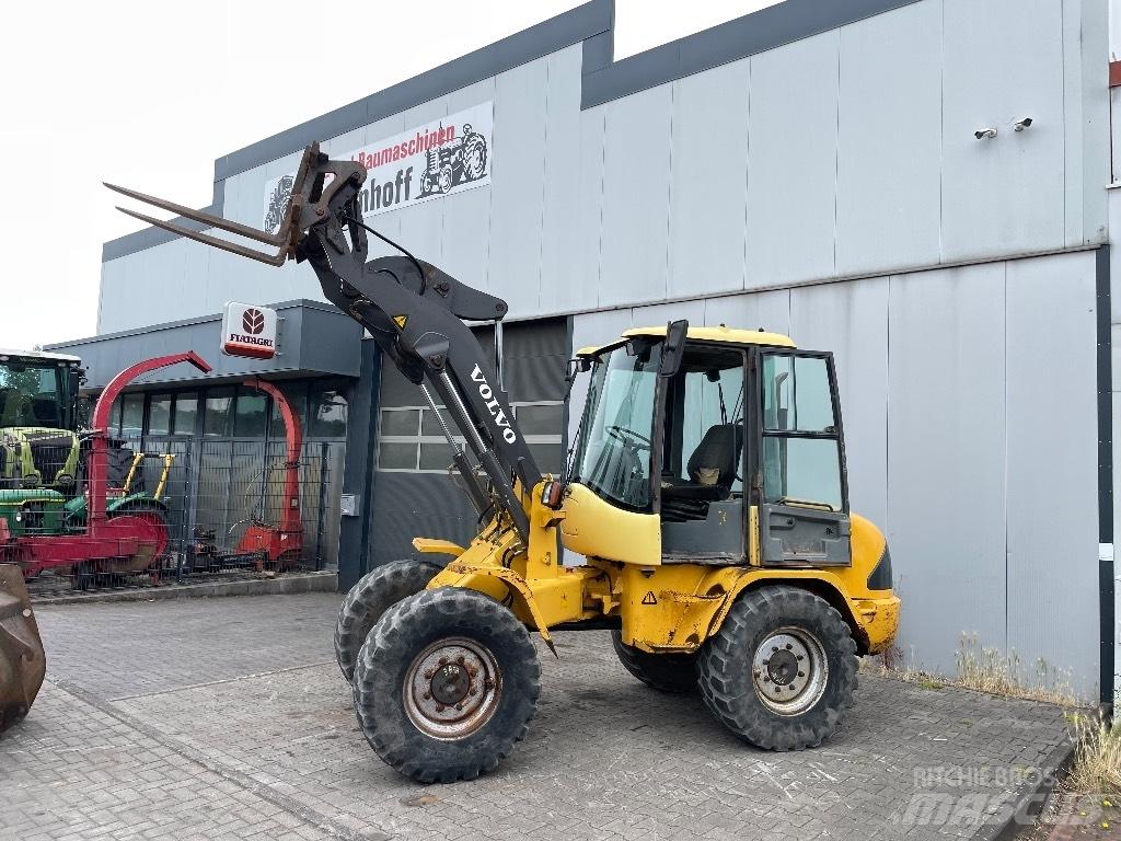 Volvo L 30 B Kolesni nakladalci