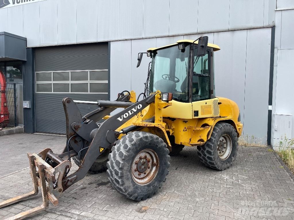 Volvo L 30 B Kolesni nakladalci