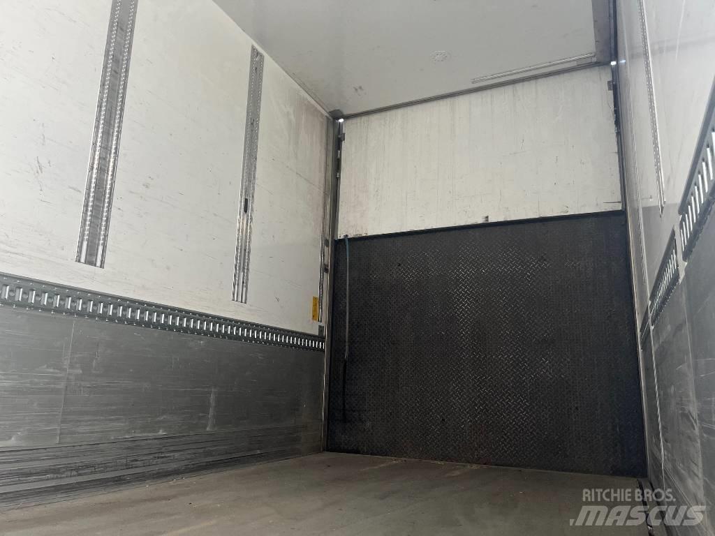 Scania R540B6X2*4NB Tovornjaki zabojniki