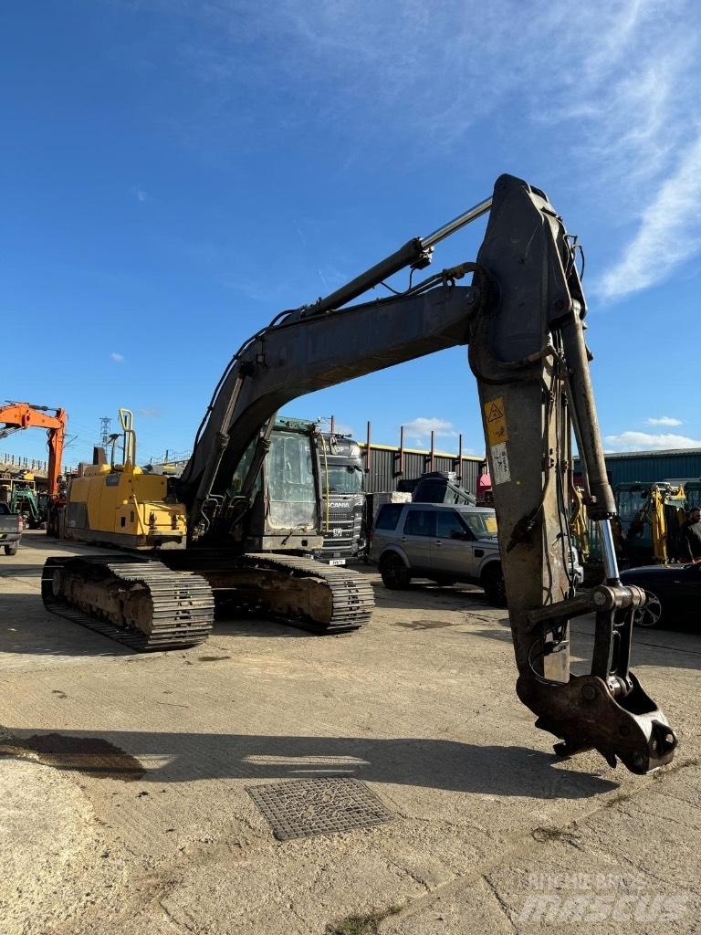 Volvo EC 220 DL Bagri goseničarji