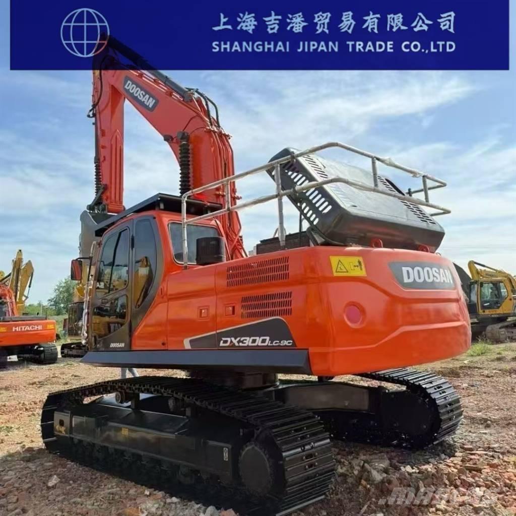 Doosan DX 300 Bagri goseničarji
