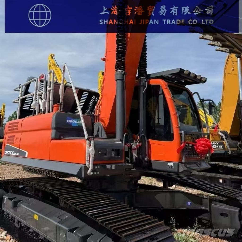 Doosan DX 300 Bagri goseničarji