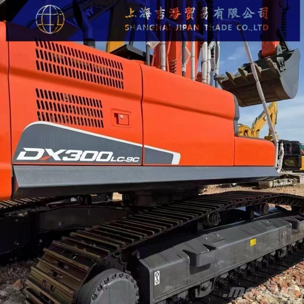 Doosan DX 300 Bagri goseničarji