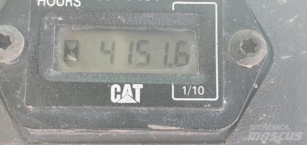 CAT 247 B 3 Skid steer mini nakladalci