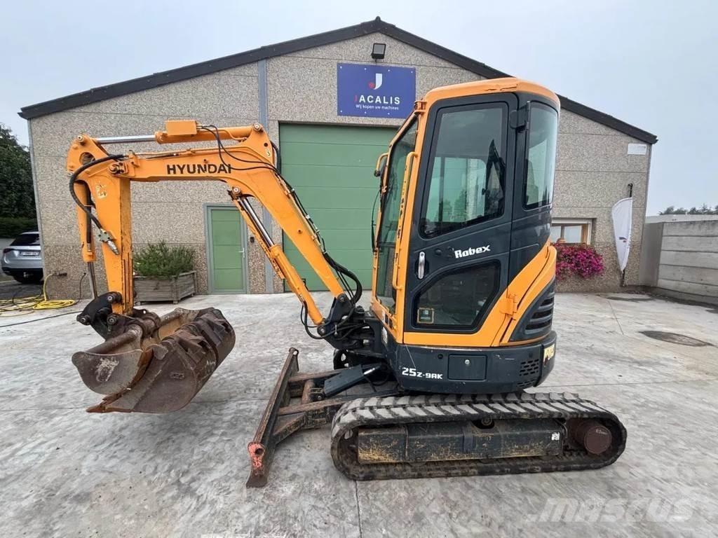 Hyundai R25Z Mini bagri <7t