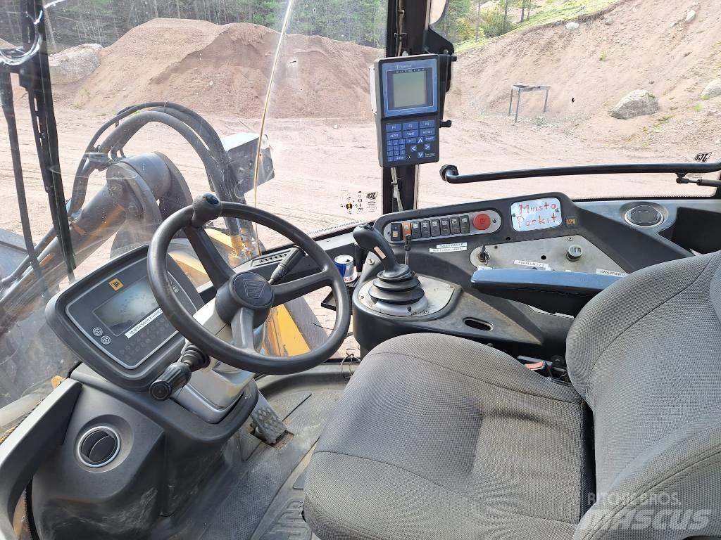 JCB 456 HT Kolesni nakladalci