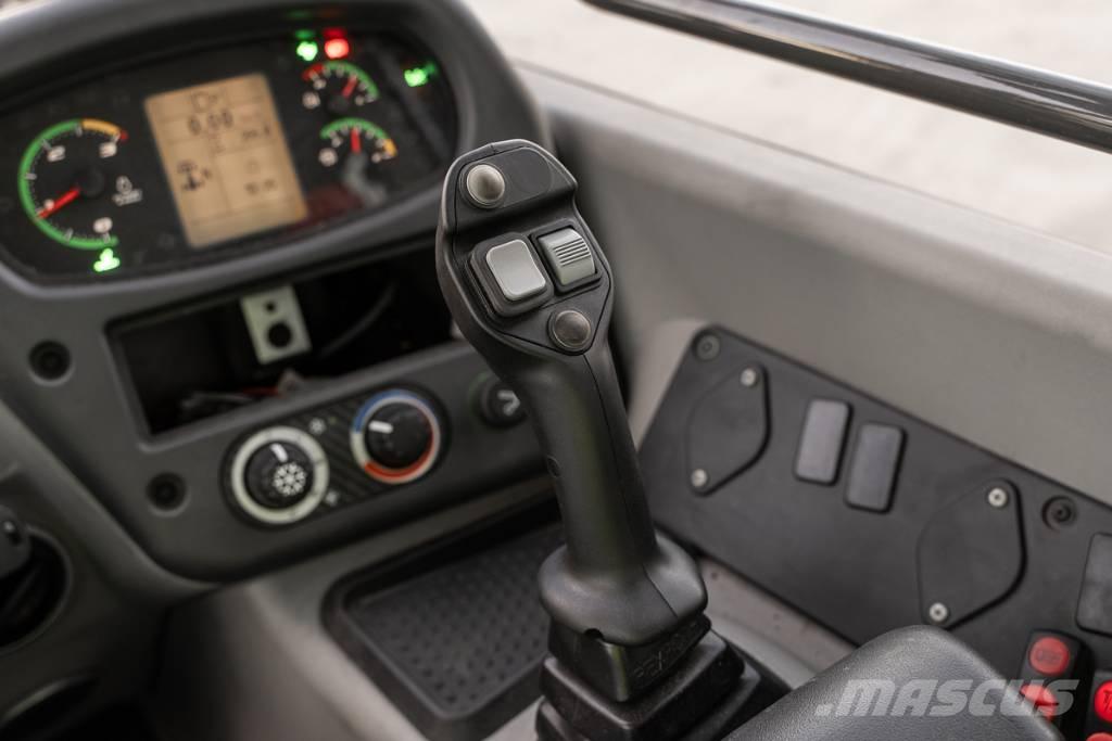 CASE 321 F Kolesni nakladalci