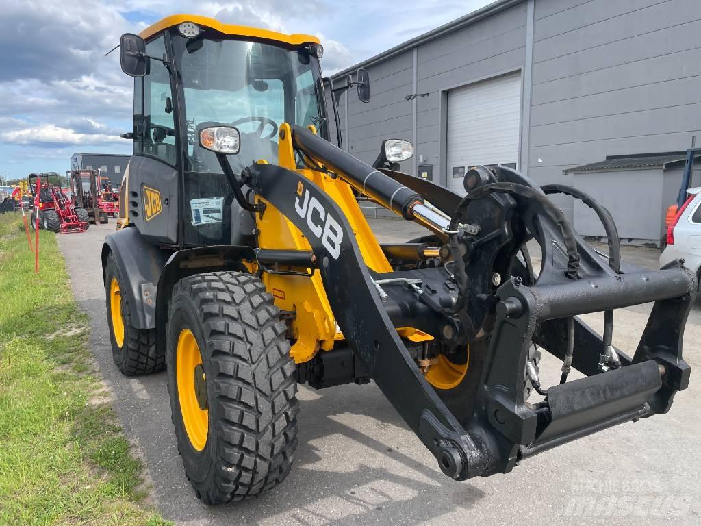 JCB 409 Kolesni nakladalci