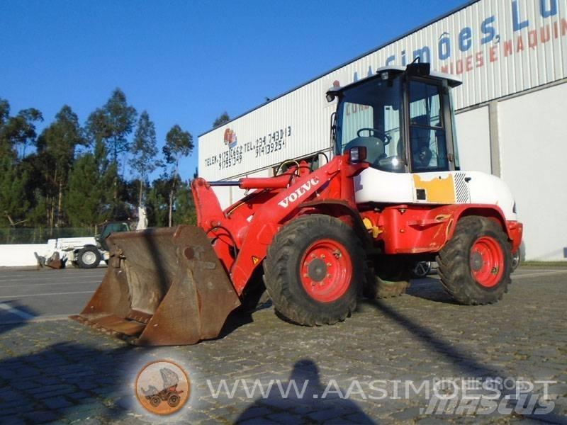 Volvo L 30 B Kolesni nakladalci