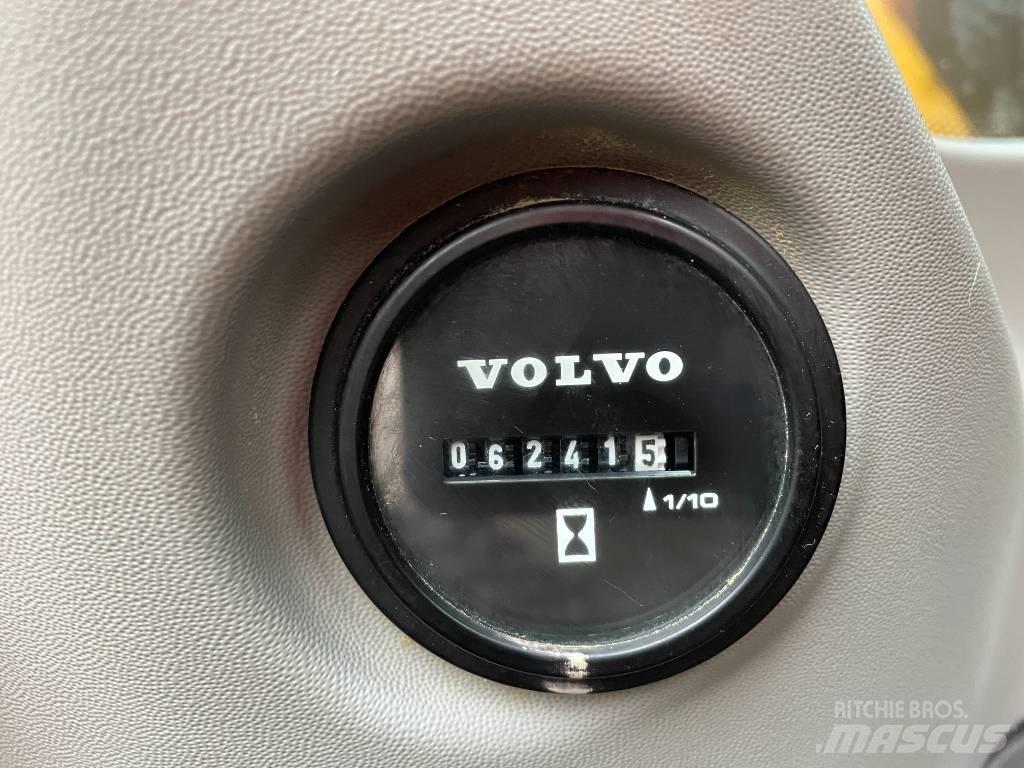Volvo ECR 235 Bagri goseničarji