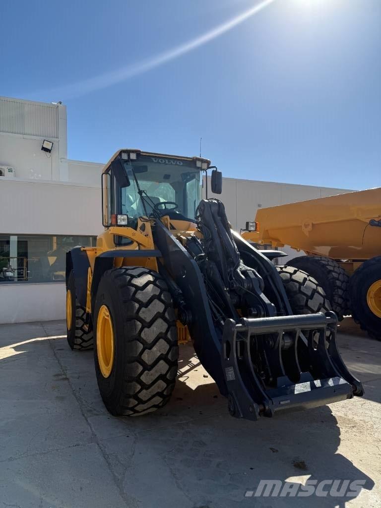 Volvo L 120 F Kolesni nakladalci