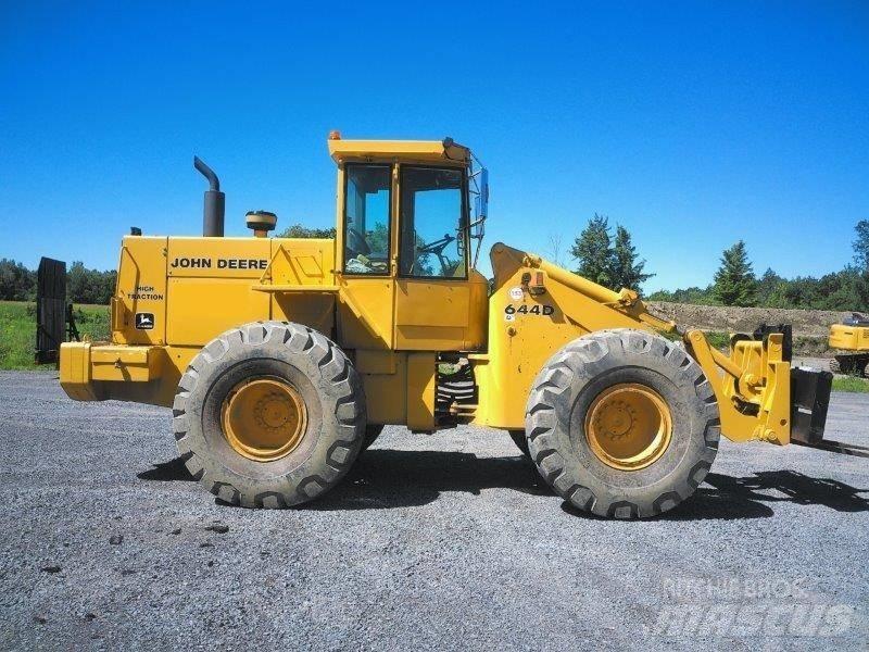 John Deere 644 D Kolesni nakladalci