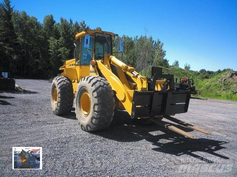 John Deere 644 D Kolesni nakladalci