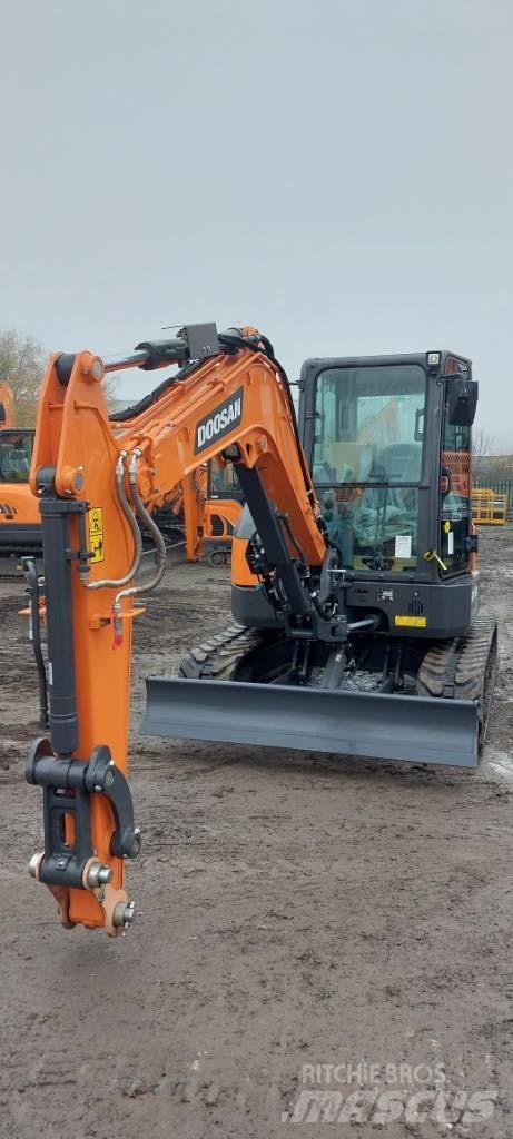 Doosan DX 50 Z Bagri goseničarji