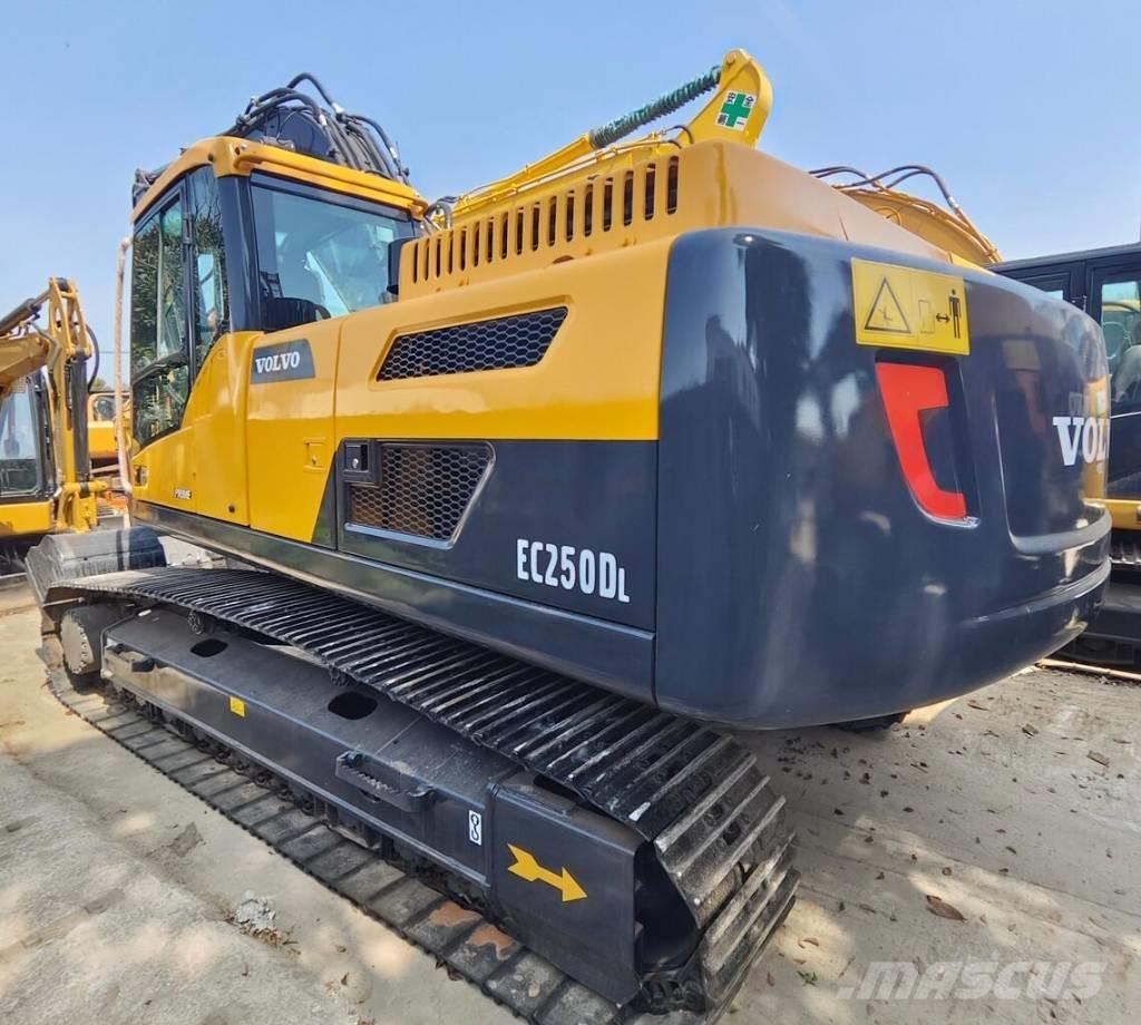 Volvo EC 250 D Bagri goseničarji