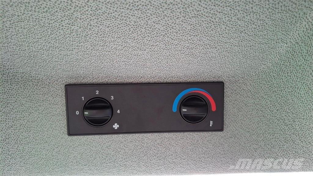 CLAAS Elios 210 Traktorji