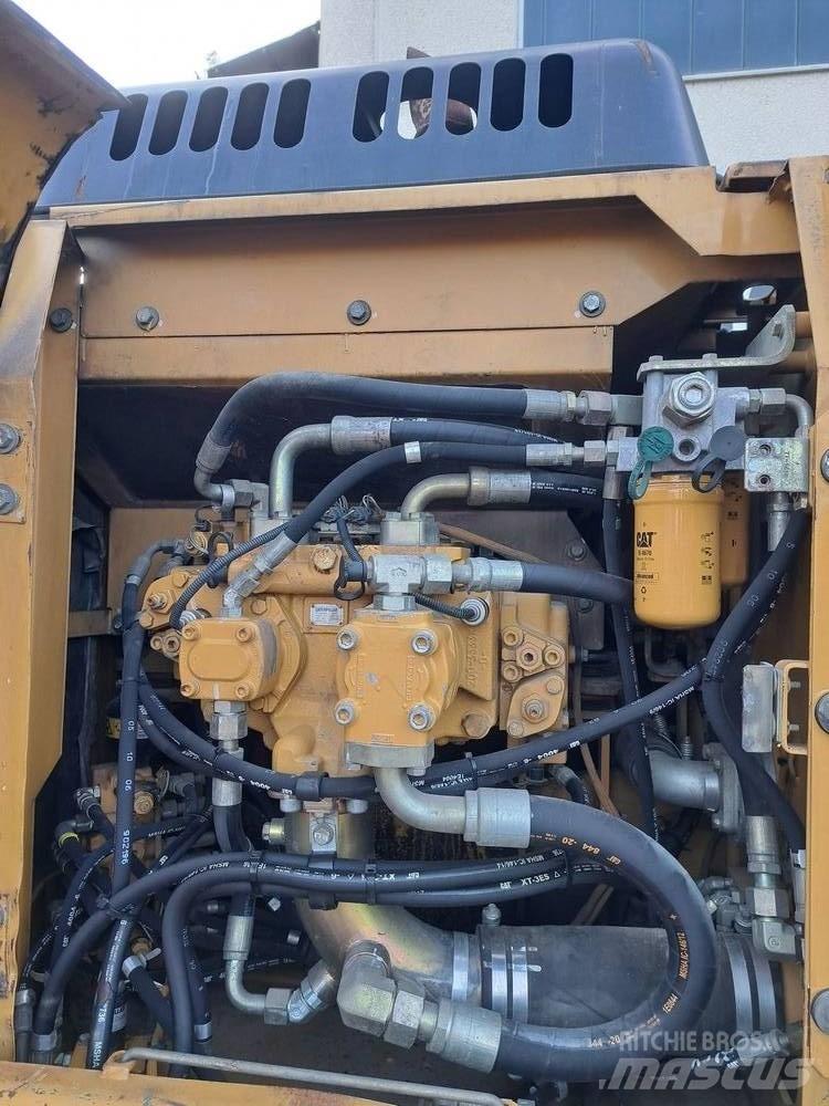 CAT 319 C LN Bagri goseničarji