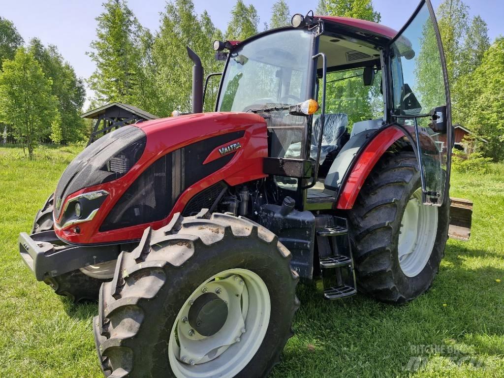 Valtra A 105 Traktorji