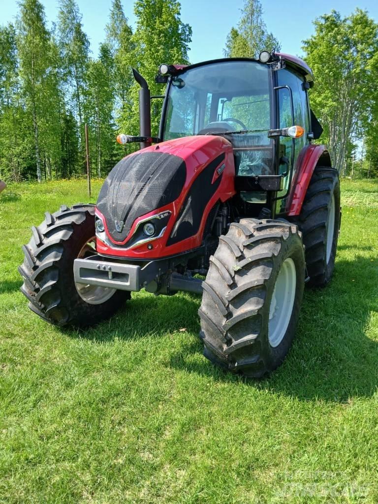 Valtra A 105 Traktorji