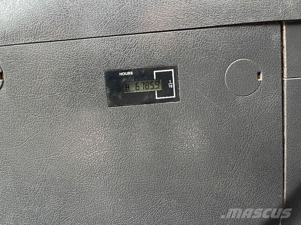 Hyundai HX220L Bagri goseničarji